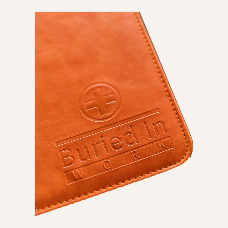 A close-up of a premium zipper-close CLEAR Kit binder